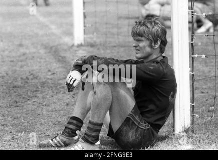 Coupe du monde 1970 au Mexique: Allemagne - Maroc 2:1 / 03.06.1970 / le gardien de but, Sepp Maier (Deut.), penche contre le poste de but. [traduction automatique] Banque D'Images