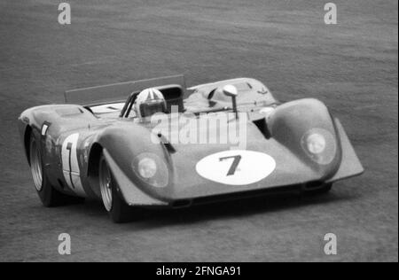 Course de 1000 km sur le Nürburgring 01.06.1969. Ferrari 312P de Pedro Rodriguez et Chris Amon [traduction automatique] Banque D'Images