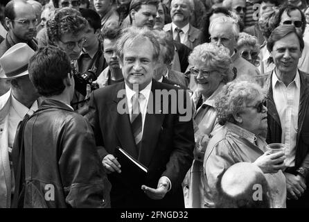 Allemagne, Muelheim , 21.04.1990 Archive-No.: 15-35-02 NRW-SPD campagne électorale d'état à Muelheim/Ruhr photo: SPD top candidate Johannes Rau [traduction automatique] Banque D'Images