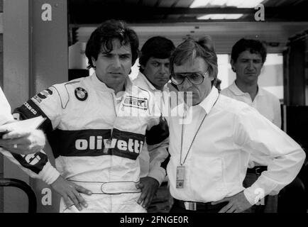 Grand Prix de Belgique à Zolder 31.05.1985 Nelson Piquet (à gauche) et le patron de Formule 1 Bernie Ecclestone dans la voie de la fosse. [traduction automatique] Banque D'Images