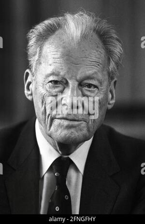 Allemagne, Bonn, 19.09.1990 Archive-No.: 20-33-10 Conférence de presse avec Brandt et Nyhere photo: Willy Brandt, Président de l'internationale socialiste [traduction automatique] Banque D'Images