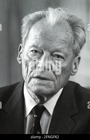 Allemagne, Bonn, 19.09.1990 Archive No.: 20-34-02 Conférence de presse avec Brandt et Nyhere photo: Willy Brandt, Président de l'internationale socialiste [traduction automatique] Banque D'Images