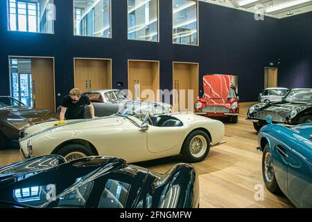 NEW BOND STREET LONDRES 17 MAI 2021. Un roadster Ace de 2.6 litres 1961 AC avec une collection de voitures. Estimation £240,000 - 280,000.le lieu de vente aux enchères aura lieu à New Bond Street le 19 mai. Credit: amer ghazzal / Alamy Live News Banque D'Images