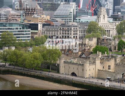 Londres, Royaume-Uni. 17 mai 2021. Après la levée des restrictions gouvernementales, les sites touristiques commencent à ouvrir. Image : la Tour de Londres Banque D'Images