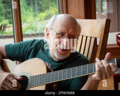 Chanteur de Peter Yarrow du groupe folklorique des années 1960, Peter Paul et Mary. Banque D'Images