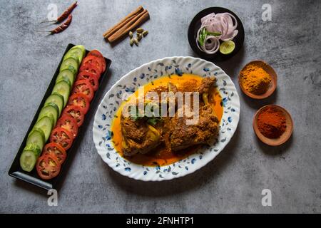 Vue de dessus de la cuisine indienne mughlai poulet chap Banque D'Images