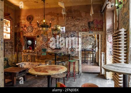 Intérieur du club de ruine de Szimla Garden à Budapest. Banque D'Images