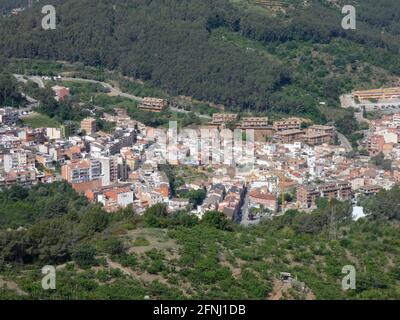 Petit village dans la région de Baix Llobregat dans la province de Barcelone, Catalogne, Espagne; village en dessous de l'Ermita de Sant Ramon à Sant Boi de Llobr Banque D'Images