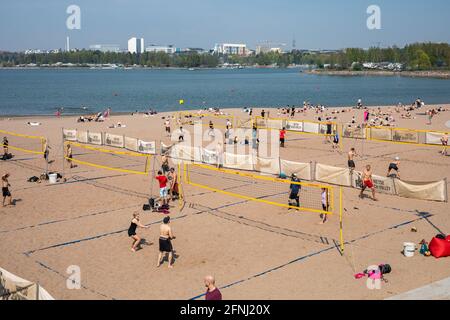 Terrains de Beach-volley à la plage de Hietaniemi à Helsinki, en Finlande Banque D'Images