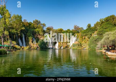 Cascade de Kravica sur la rivière Trebizat, Bosnie-Herzégovine Banque D'Images