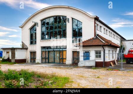 Worms,Allemagne, 05/09/2021: Ancien bâtiment d'un grossiste de viande en réparation, Worms, Allemagne Banque D'Images