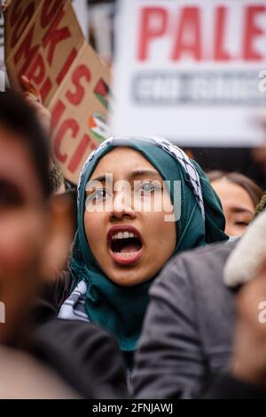 Londres, Royaume-Uni. 15 mai 2021. Les manifestants pro-Palestine défilent à Londres de Marble Arch à l'ambassade israélienne contre l'expulsion israélienne de Palestiniens Banque D'Images