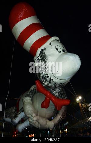 29 novembre 2015, Hollywood, Californie, États-Unis: Atmosphère générale de la 84e édition annuelle de la parade de Noël hollywoodienne - ''la magie de Noël'' avec la Marine Toys for Tots Foundation. (Image crédit : © Billy Bennight/ZUMA Wire) Banque D'Images