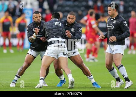 Hull, Royaume-Uni. 17 mai 2021. Le FC Hull se réchauffe avant le lancement à Hull, au Royaume-Uni, le 5/17/2021. (Photo de David Greaves/News Images/Sipa USA) Credit: SIPA USA/Alay Live News Banque D'Images