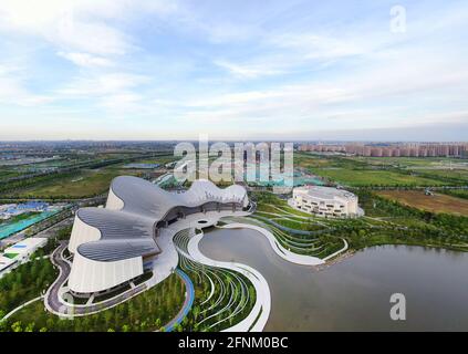 Nantong, Chine. 17 mai 2021. Le Nantong Grand Theatre sera mis en service demain soir à Nantong, Jiangsu, Chine, le 18 mai 2021.(photo de TPG/cnschotos) Credit: TopPhoto/Alay Live News Banque D'Images