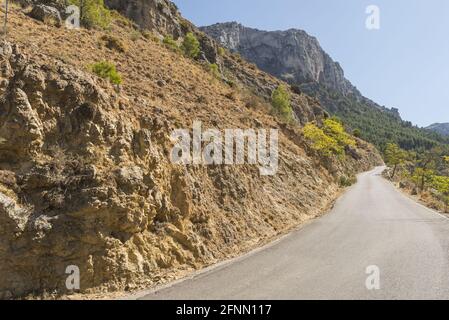 Route dans le parc national de la Sierra de Cazorla Segura et Les Villas Banque D'Images