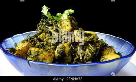 Fenugrec et sabzi de pomme de terre ou Aloo soja Methi masala is Une cuisine indienne saine Banque D'Images