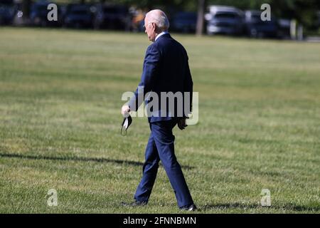 Le président Joe Biden marche sur l'ellipse près de la Maison Blanche avant d'embarquer à bord de Marine One le 18 mai 2021 à Washington, DC. (Photo d'Oliver Contreras/Sipa USA) Banque D'Images