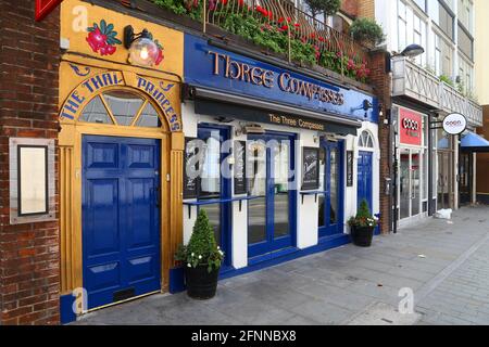 LONDRES, Royaume-Uni - 9 JUILLET 2016 : Three Compass le pub Thai Princess à Farringdon, Londres. Il y a plus de 7,000 pubs à Londres. Banque D'Images