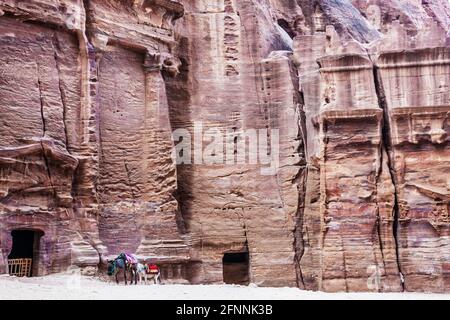 Partie de la rue des façades de Pétra, Jordanie. Banque D'Images