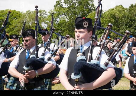 Pipers of the Helensburgh Pipe Band, Helensburgh and Lomond Highland Games, Argyll, Écosse Banque D'Images