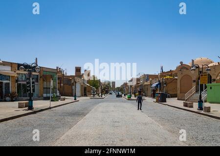 Vue sur la rue de la vieille ville de Yazd, Iran. Banque D'Images