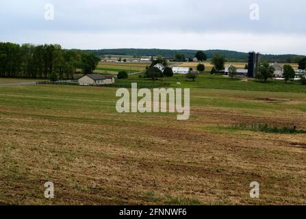 Terres agricoles dans le pays Amish, près de Lancaster, en Pennsylvanie Banque D'Images