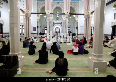 Visite de la mosquée de Jumeirah. La mosquée accueille les visiteurs de toutes les confessions. Dubaï. Émirats arabes Unis Banque D'Images