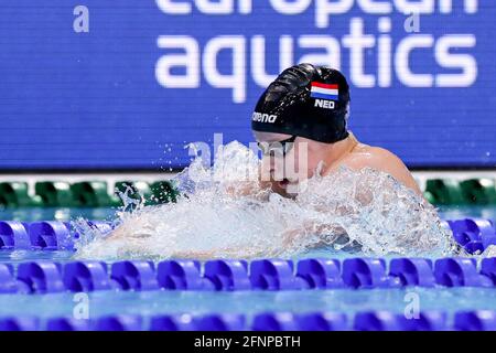 BUDAPEST, HONGRIE - MAI 18: Tes Schouten des pays-Bas en compétition à la demi-finale de course de 100 m féminin lors des championnats européens d'AQUATORITES LEN natation à Duna Arena le 18 mai 2021 à Budapest, Hongrie (photo de Marcel ter Bals/Orange Pictures) Banque D'Images