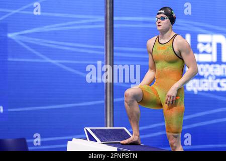 BUDAPEST, HONGRIE - 18 MAI : Mona Mc Sharry of Ireland en compétition à la demi-finale de course de 100 m féminin lors des championnats d'AQUAStics européens LEN natation à Duna Arena le 18 mai 2021 à Budapest, Hongrie (photo de Marcel ter Bals/Orange Pictures) Banque D'Images