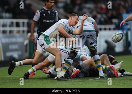 NEWCASTLE UPON TYNE, ROYAUME-UNI. 17 MAI Northampton Saints Tom James lors du match de Premiership Gallagher entre Newcastle Falcons et Northampton Saints à Kingston Park, Newcastle, le lundi 17 mai 2021. (Credit: Mark Fletcher | MI News) Credit: MI News & Sport /Alay Live News Banque D'Images