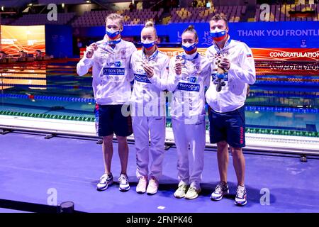 BUDAPEST, HONGRIE - 18 MAI : Alexander Krasnykh, Anastasia Kirchnikova, Anna Egorova, Aleksandr Shchegolev toute la Russie remporte la médaille de bronze à la finale Freestyle mixte 4 x 200 m lors des championnats européens LEN natation à Duna Arena le 18 mai 2021 à Budapest, Hongrie (photo de Marcel ter Bals/Orange Pictures) Banque D'Images