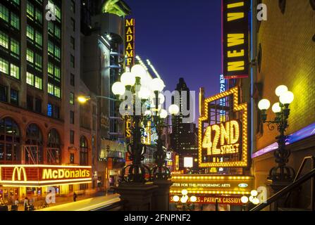 2005 NOUVEAU THÉÂTRE HISTORIQUE DE LA VICTOIRE (©ALBERT WESTOVER 1900) QUARANTE SECOND STREET MIDTOWN MANHATTAN NEW YORK CITY ETATS-UNIS Banque D'Images