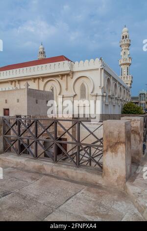 Mosquée vue de la maison Shaikh ISA Bin Ali Al Khalifa à Muharraq, Bahreïn Banque D'Images