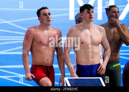 BUDAPEST, HONGRIE - MAI 18 : Max McCusker d'Irlande, Brendan Hyland d'Irlande en compétition à la finale Freestyle mixte 4 x 200 m lors des championnats européens LEN de natation à Duna Arena le 18 mai 2021 à Budapest, Hongrie (photo de Marcel ter Bals/Orange Pictures) Banque D'Images