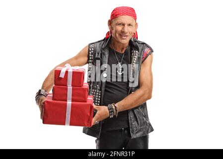 Portrait d'un punk avec un foulard holding presents isolé sur fond blanc Banque D'Images