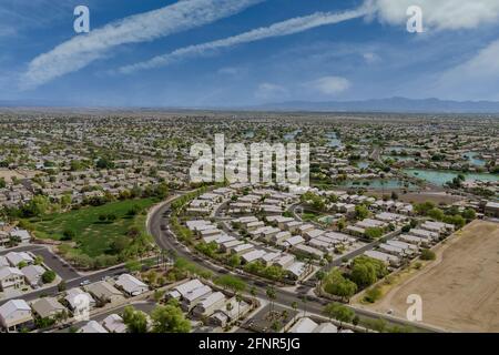 Vue panoramique de avec une maison dans la ville d'Avondale sur Une journée ensoleillée en Arizona aux États-Unis Banque D'Images