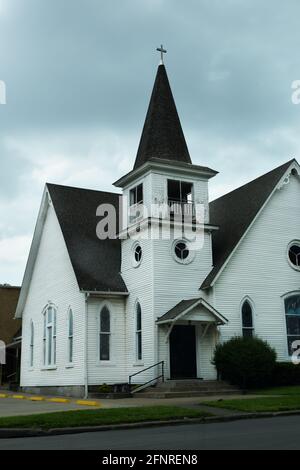 Église presbytérienne dans une petite ville du Missouri Banque D'Images