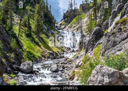 Les chutes de Firehole dans le parc national de Yellowstone, Wyoming Banque D'Images