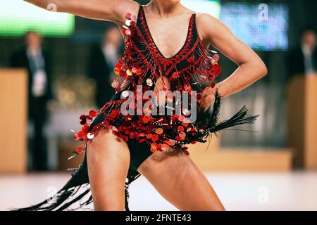 danseuse latine dansant pendant la compétition Banque D'Images