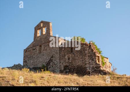 La chapelle romaine de Santa Maria de Belloc (notre-Dame-de-Belloc), Dorres, vallée de la Cerdagne, Pyrénées-Orientales (66), région occitanie, France Banque D'Images