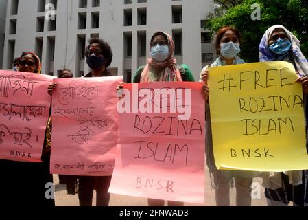 Dhaka (Bangladesh), le 19 mai 2021.des groupes de femmes journalistes prennent part à une manifestation demandant la libération de la journaliste d'investigation Rozina Islam détenue, à crédit: Mamunur Rashid/Alay Live News Banque D'Images