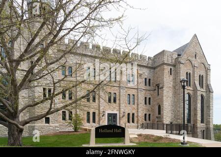 NORTHFIELD, MN, États-Unis - 10 MAI 2021 - Holland Hall sur le campus de St. OLAF College. Banque D'Images