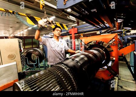 Une usine de pneus dans la province de Shandong. Chine. Banque D'Images