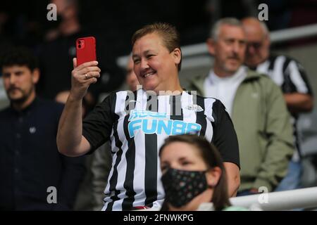 NEWCASTLE UPON TYNE, ROYAUME-UNI. 19 MAI les fans de Newcastle United retournent au parc St James pour la première fois depuis février 2020 pour le match de la Premier League entre Newcastle United et Sheffield United au parc St. James's, à Newcastle, le mercredi 19 mai 2021. (Crédit : Mark Fletcher | INFORMATIONS MI) Banque D'Images