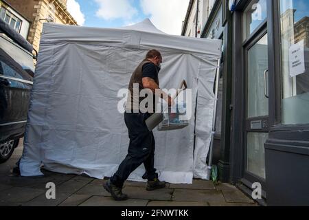 La police recherche un corps dans un café de Gloucester lié à une fille qui craignait d'avoir été assassinée par le tueur en série Fred West. Banque D'Images