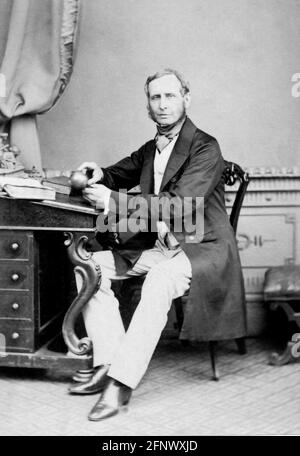 Robert Fitzroy. Portrait de l'officier de la Marine royale britannique, Vice-amiral Robert Fitzroy (1805-1865), ch. 1860. Fitzroy est plus célèbre pour être le capitaine du HMS Beagle lors du célèbre voyage de Darwin. Banque D'Images