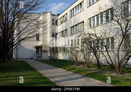 Immeuble résidentiel de la coopérative d'habitation de Varsovie, Rakowiec, Ochota, Varsovie, Pologne Banque D'Images