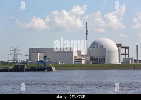 Centrale nucléaire de Brokdorf sur la rivière Banque D'Images