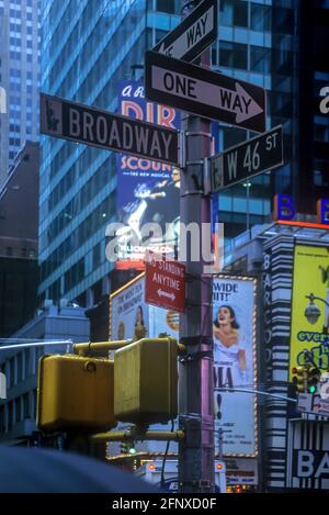 2005 RUE HISTORIQUE PANNEAU TIMES SQUARE MIDTOWN MANHATTAN NEW YORK VILLE ÉTATS-UNIS Banque D'Images
